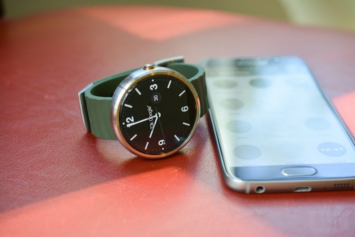 Android Wear : des cadrans de montre interactifs, et Google Translate