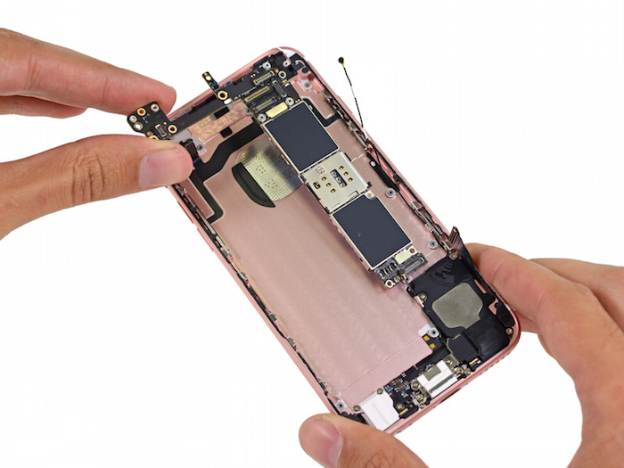 iPhone 6s : toutes les pièces s'enlèvent