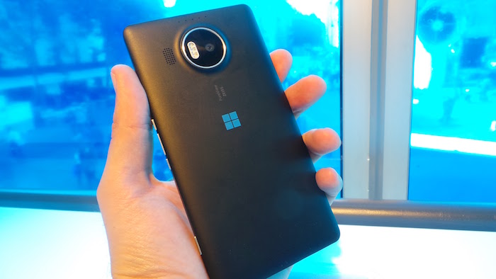 Microsoft Lumia 950 XL : coque arrière