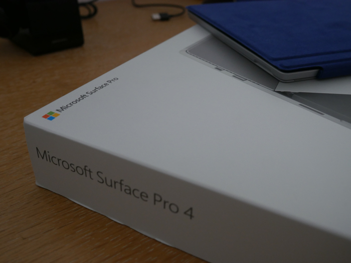 Microsoft Surface Pro 4 : boîte