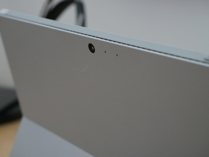 Microsoft Surface Pro 4 : caméra arrière