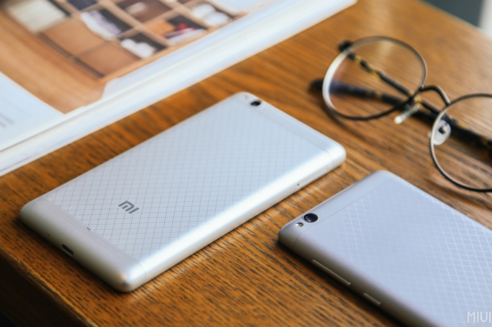 Xiaomi Redmi 3 : vue de dos