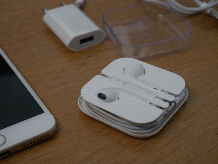 apple ecouteurs sans fil airpod pour iphone 7 1