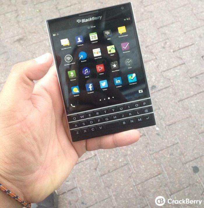 blackberry passport de nouvelles photos et videos 1