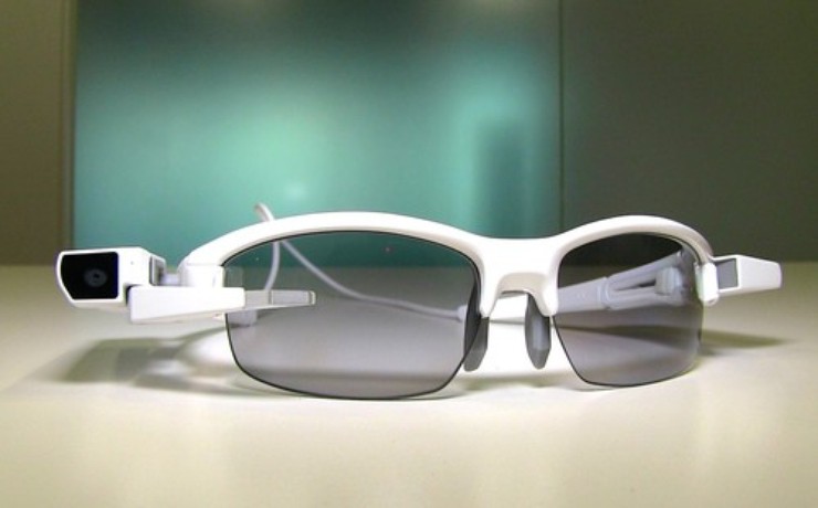 ces 2015 le dernier gadget de sony se clipse sur des lunettes traditionnelles 1