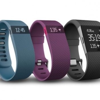fitbit devoile son bracelet charge et sa smartwatch surge 1