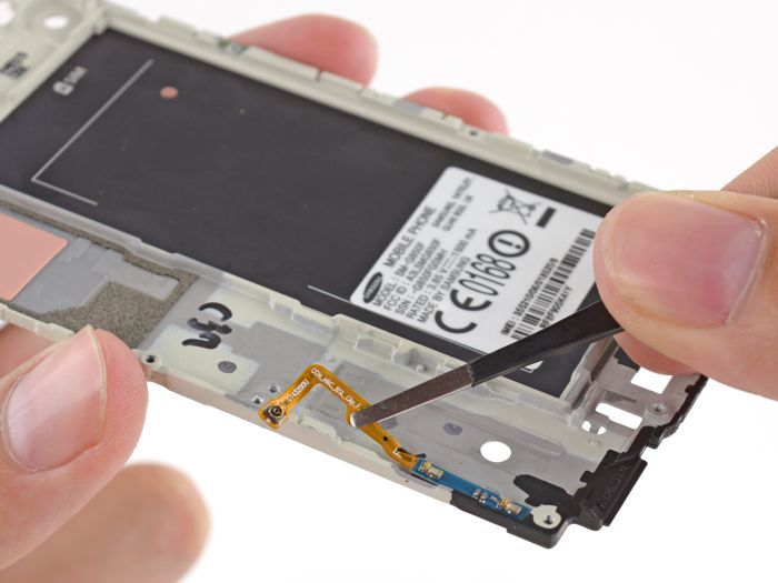 galaxy alpha le smartphone de samsung demonte par ifixit 1