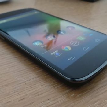 google pourrait proposer la vente de nexus 4 a nouveau sur le play store aujourdhui 1
