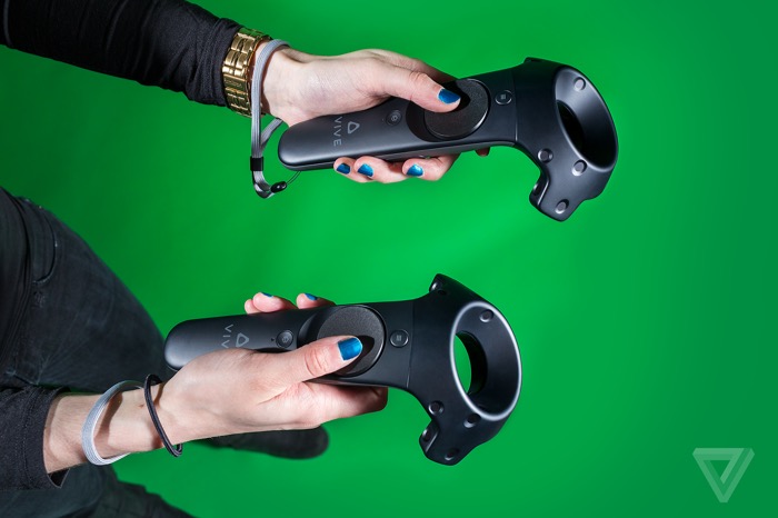 HTC Vive : contrôleurs