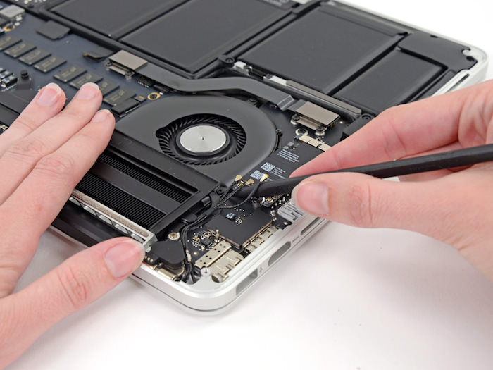 ifixit difficile de demonter le macbook pro retina de 13 pouces 1