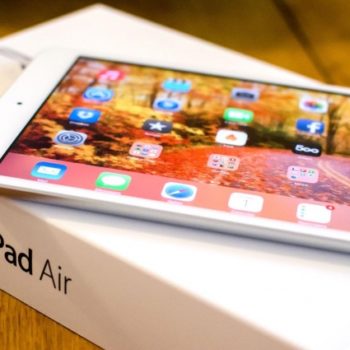 ipad air 2 il narriverait pas avec un ecran igzo 1