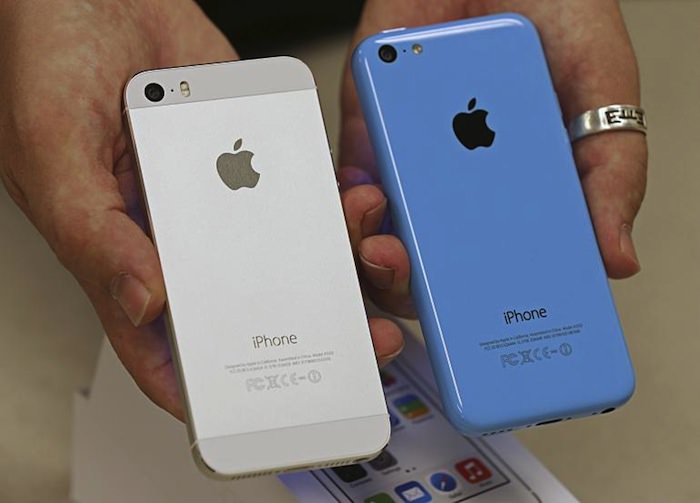 iphone 5s et iphone 5c 9 millions de smartphones vendus durant le premier weekend 1