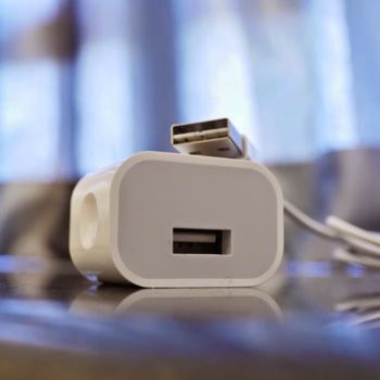 iphone 6 on oublie le cable usb reversible lightning 1