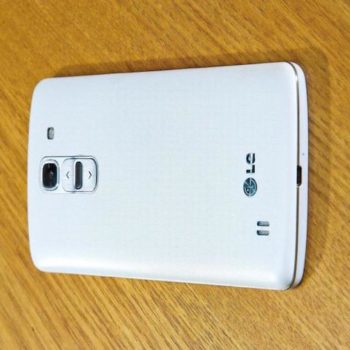 lg g pro 2 les boutons seraient incrustes sur la coque arriere comme le g2 1