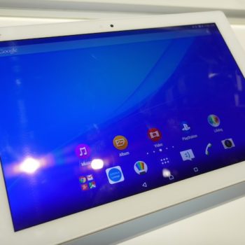 mwc 2015 prise en main de la sony xperia z4 tablet 1