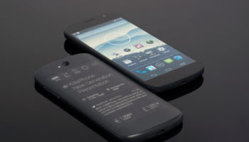 mwc14 prise en main avec le prochain yotaphone le smartphone double ecran 1