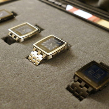 pebble vend 400 000 smartwatchs en 2013 et cherche a doubler ses revenus 1