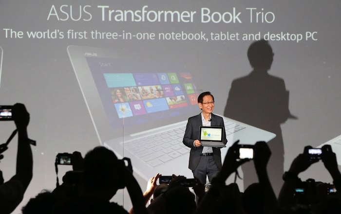 transformer book trio tablette ordinateur portablebureau executant a la fois android et windows 8 1