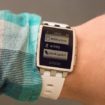 une pebble desormais accessible a 129 euros la steel a 229 euros 1
