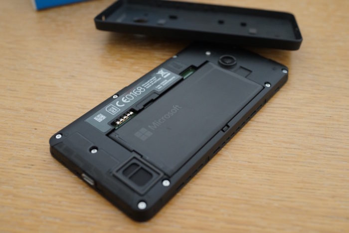 Lumia 550 : coque arrière amovible