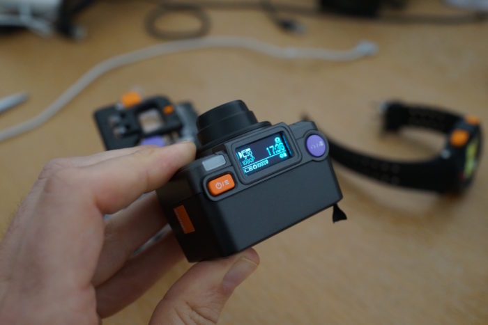 Test de la Orange 4G Cam : une caméra d'action idéale pour le live 50 Orange 4G Cam : vue de dessus