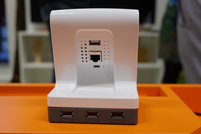 Test de la TaHoma Serenity de Somfy : l'expérience d'une maison connectée 52 TaHoma Serenity : vue de dos