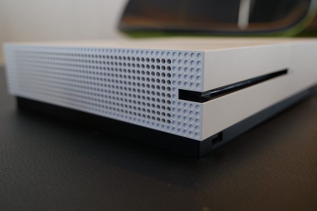 La prise en main de la Xbox One S de 2 To disponible à 399 euros 22 P1050580