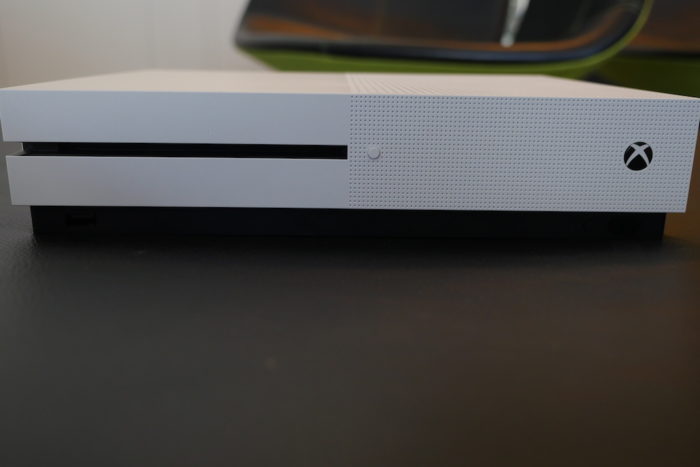 La Xbox One S : vue de face