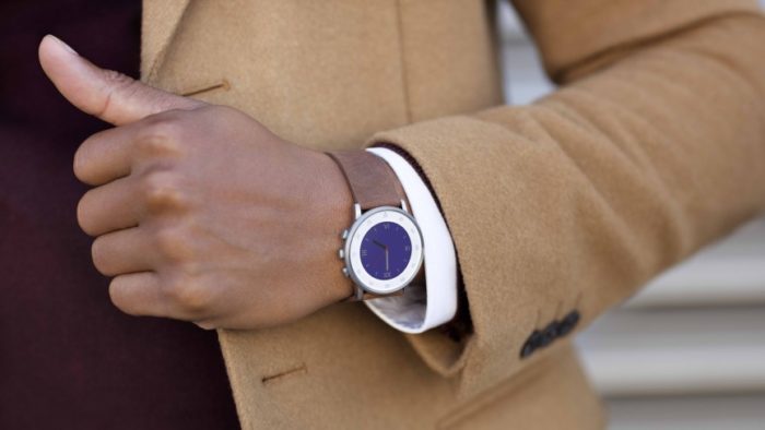 Google développe deux smartwatches Nexus avec Google Assistant 51 Une montre ressemblera beaucoup à la Pebble Time Round