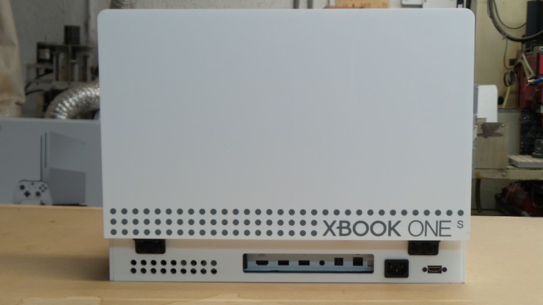 Une Xbox One S dans un ordinateur portable, c’est adopté