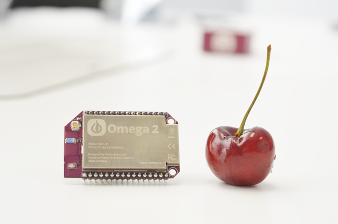 Le Onion Omega2 est plus petit qu'un Raspberry Pi