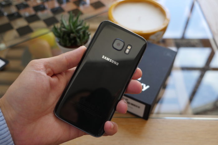 Samsung Galaxy S7 : vue de dos