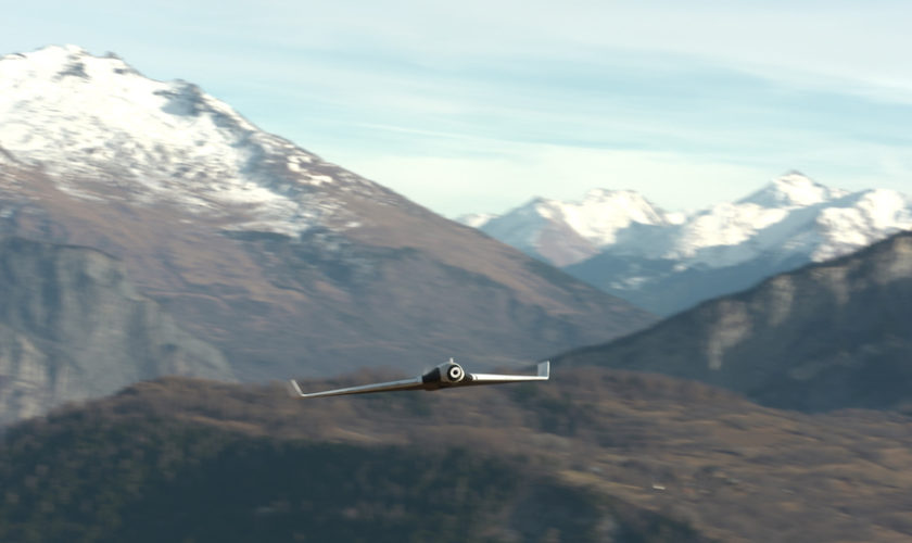 Parrot Disco : le drone aile volante qui va à 80 km/h vendu 1 299 euros 82 Parrot DISCO Drone Lifestyle003