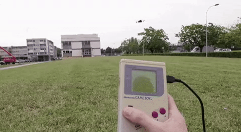 Recyclez votre vieille Game Boy pour piloter un drone