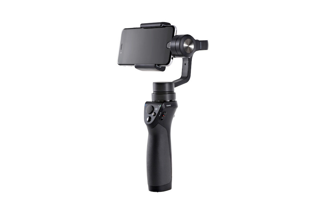 IFA 2016 : le Osmo Mobile de DJI transforme l'utilisateur lambda en photographe 57 With mobile phone 1