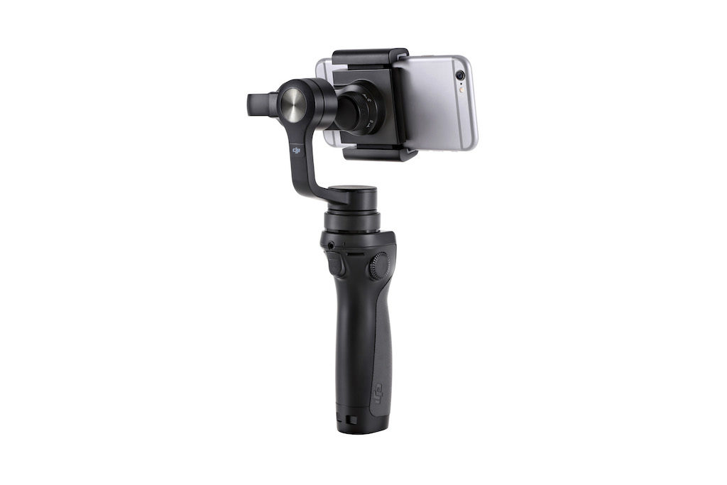 IFA 2016 : le Osmo Mobile de DJI transforme l'utilisateur lambda en photographe 55 With mobile phone 3