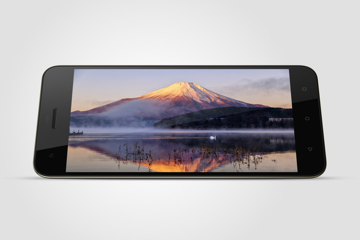 HTC annonce le milieu de gamme Desire 10 Pro et Desire 10 Lifestyle 48 a56djpro 720x480 c