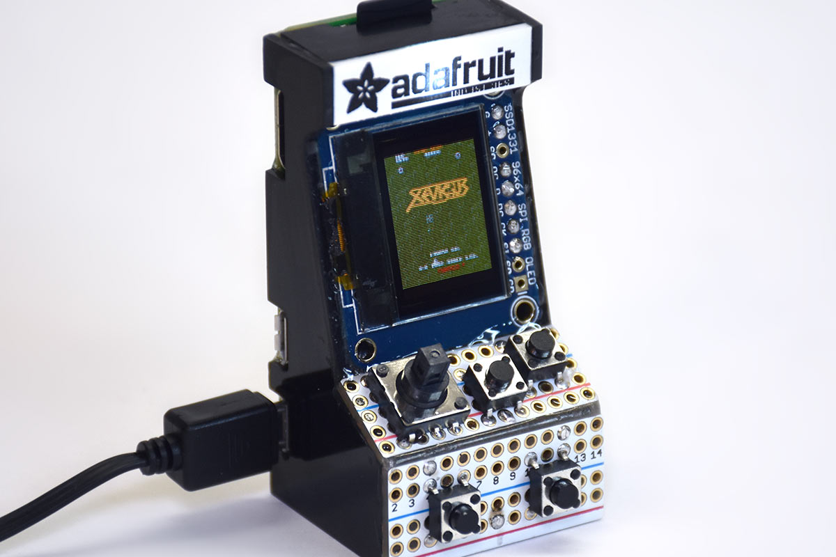 Adafruit conçoit une minuscule borne d'arcade