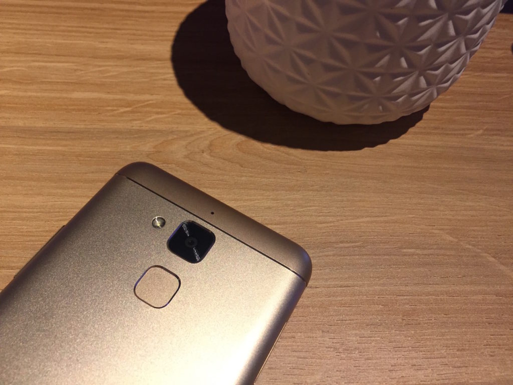 ASUS ZenFone 3 : tout savoir sur les nouveaux modèles Laser, Max et Deluxe 55 zenfone3 max 5