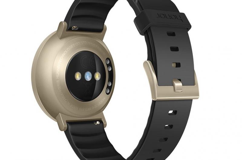 Honor S1 : une smartwatch qui va plaire aux fans de montres de sport 48 2016 10 19 huawei honor watch s1 fotografii oficiale 105023