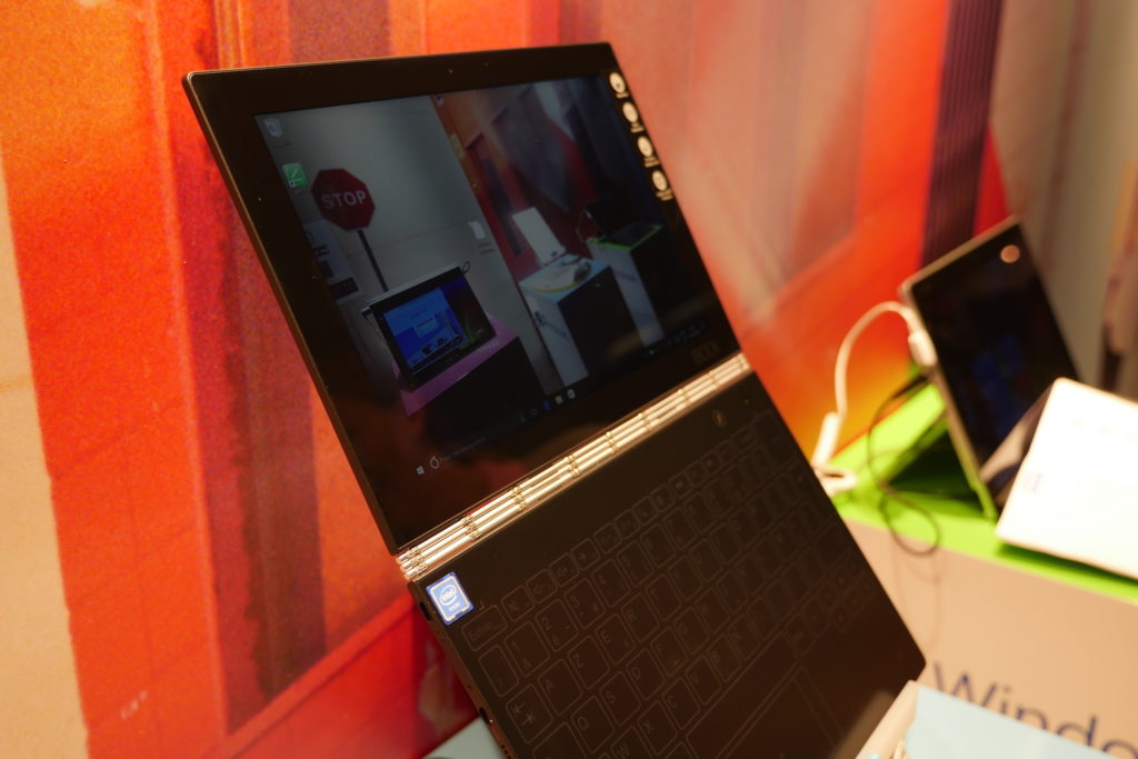 Prise en main de la tablette Lenovo Yoga Book de 10 pouces 22 P1120439