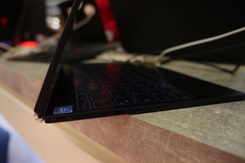 Prise en main de la tablette Lenovo Yoga Book de 10 pouces 21 P1120465