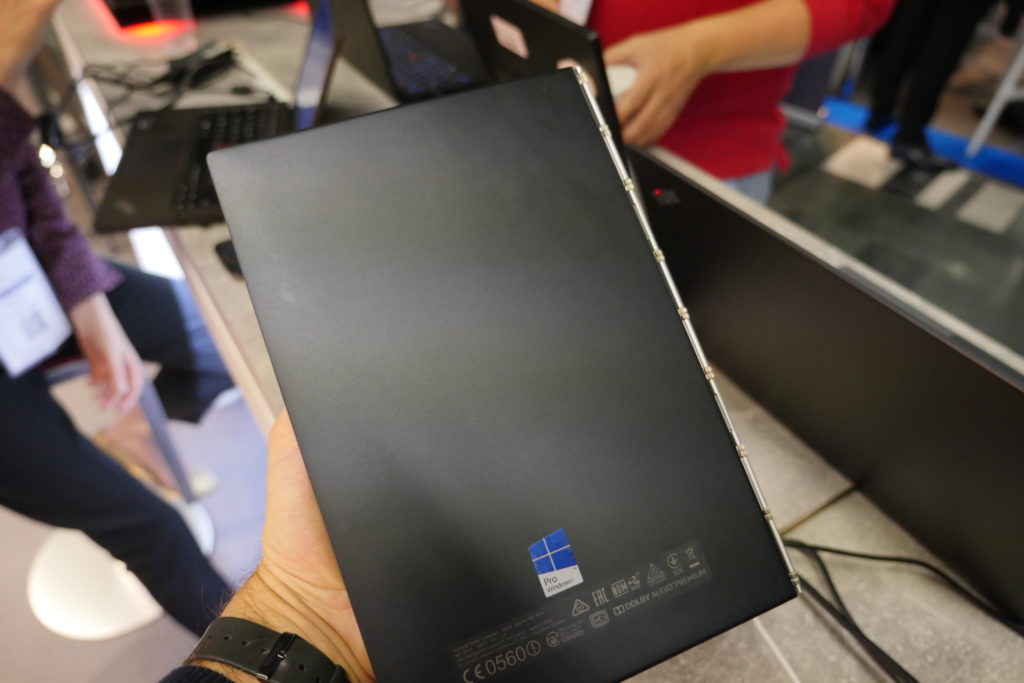 Prise en main de la tablette Lenovo Yoga Book de 10 pouces 18 P1120468