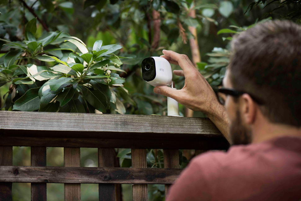 La Netgear Arlo Pro va prendre place en extérieur