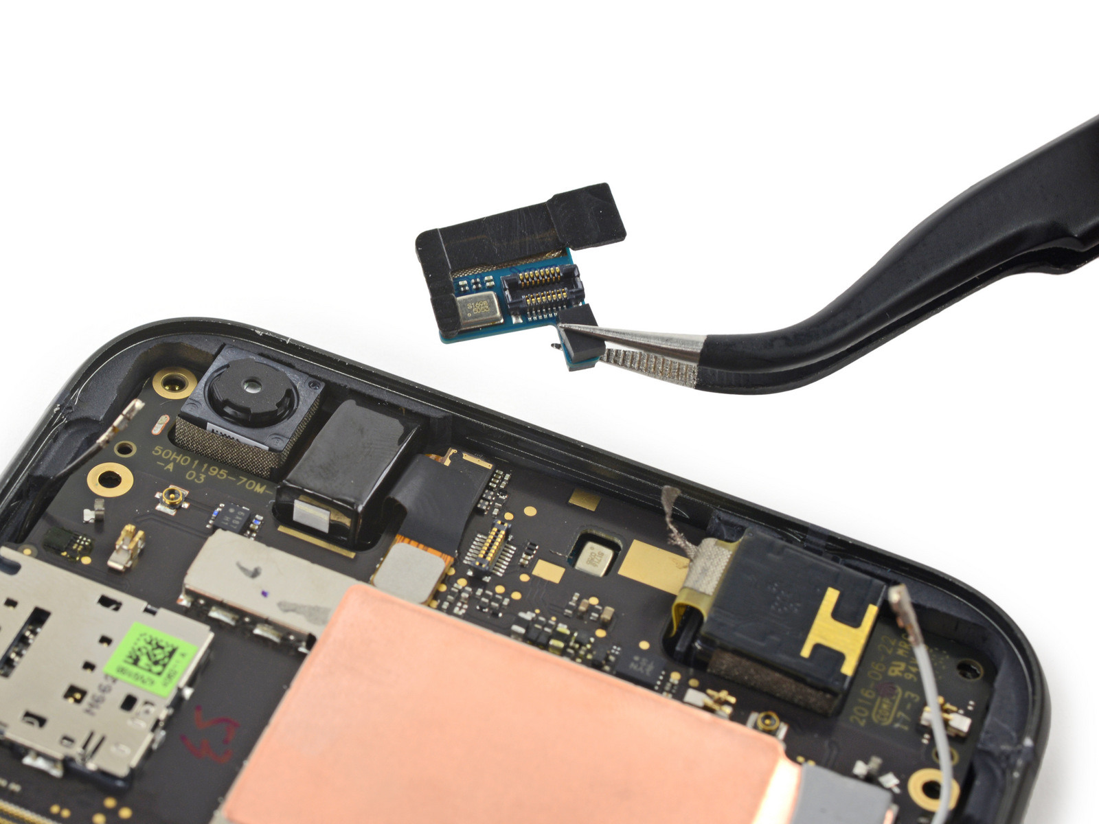 Le Google Pixel XL est entièrement démonté par iFixit