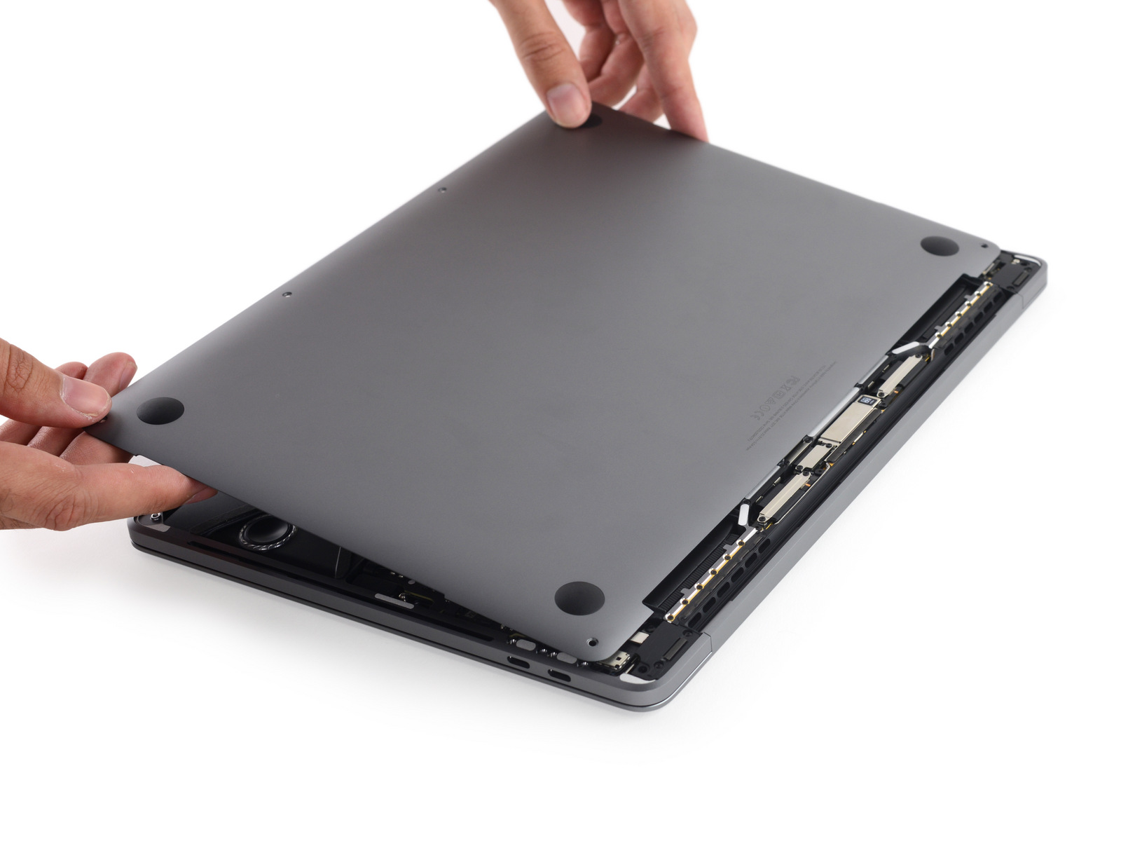 Le MacBook Pro avec Touch Bar est si mince, que la réparabilité est impossible