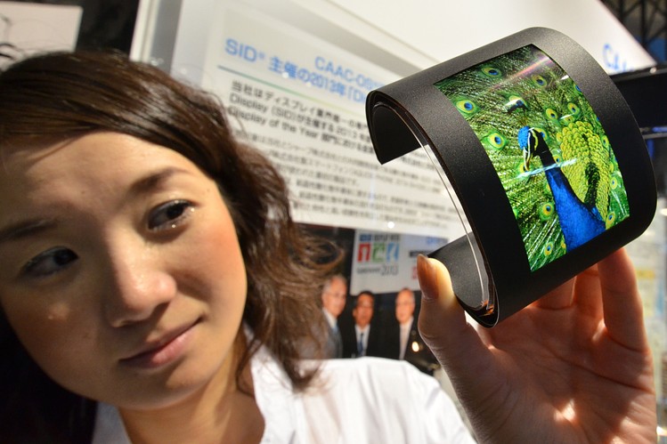 Un constructeur pourrait lancer un smartphone à écran pliable en 2017 50 Un smartphone à écran pliable lancé l'année prochaine ?