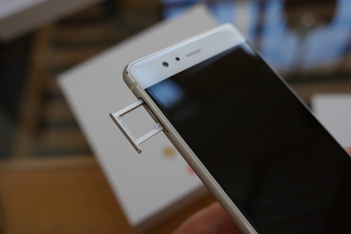 Test du Huawei P9 : le smartphone greffé Leica est-il intéressant ? 53 Huawei P9 : vue de gauche