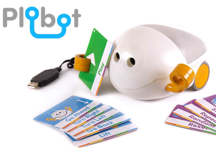 Plobot, le robot qui enseigne aux enfants comment coder en utilisant des cartes 52 Plobot The Robot Companion 1