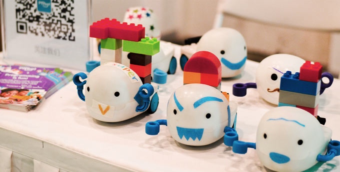 Plobot, le robot qui enseigne aux enfants comment coder en utilisant des cartes 53 d4465c39f81e08dc176cb65a0a2077a4 original
